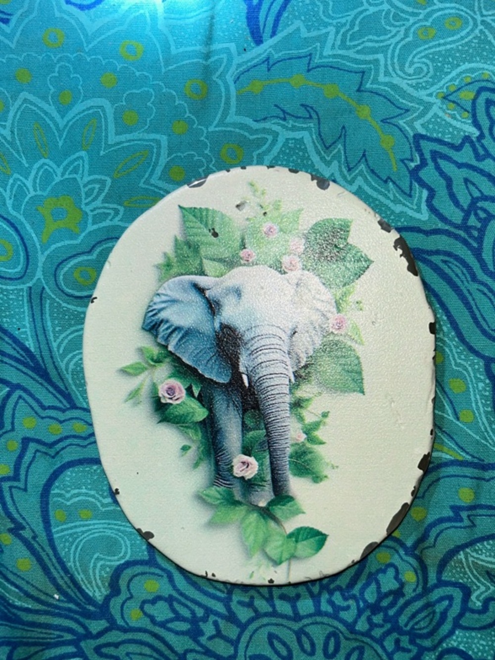 Agate stone elephant with flowers